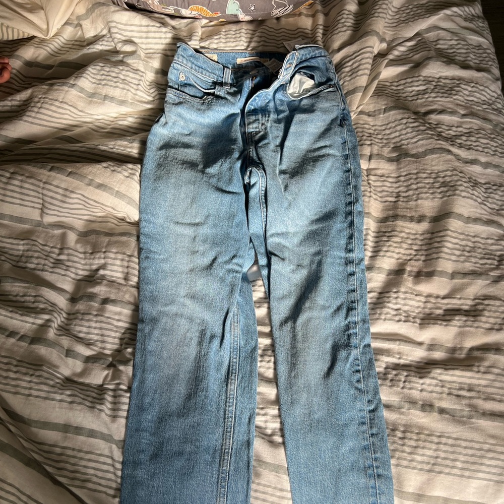 Women’s Levi jeans